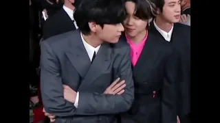 Vmin caught lost in their own world/most eye catching couple on award show (AMAs edition)