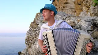 Баянист Эдуард Аханов - УТРО в Черногории. Будва - MORNING(button accordion)