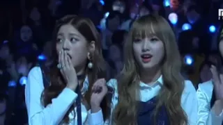 funny and surprised moments of kpop idols at awards