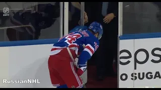 Vitali Kravtsov gets an injury after collision with Viktor Hedman (12 oct 2022)