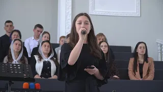 В дивнім співі солов'я. (Міклуш Аліна)