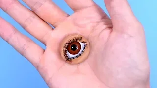 Eye Grows On Hand Surprise!