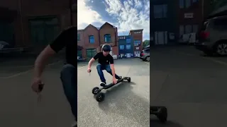 The tightest electric skateboard curve! ONSRA