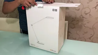 Unboxing Xiaomi Mijia Table Lamp Pro Eye Protection with Apple Homekit