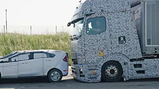 MERCEDES Trucks Safety Assistance TESTS