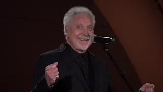 Tom Jones - Opportunity To Cry (Willie Nelson 90 Hollywood Bowl)