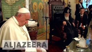 Georgia: Orthodox priests snub pope visit