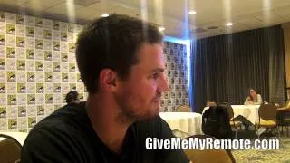 ARROW: Stephen Amell Teases the New Oliver, the 'Awesome' Season 2 Premiere, and More