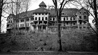 25 Terrifying Haunted Houses Few Are Brave Enough To Live In