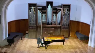 Играет Дмитрий Людков (фортепиано)