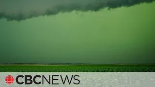 Does the sky always turn green before a tornado?