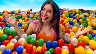 LLENÉ MI CASA DE PELOTAS DE COLORES | Lyna Vlogs