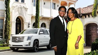 D. L. Hughley's Wife, Son, 2 Daughters, House, Cars & Net Worth (BIOGRAPHY)