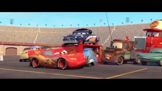 cars pit stop scene but every time LIGHTNING McQUEEN blinks it gets faster with pit stop in slo-mo