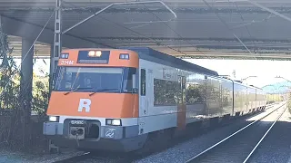 🇺🇦Електропоїзд Renfe 447 проїжджає станцію Viladecans