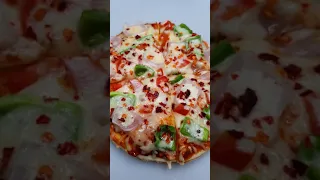 Tawa pizza 🍕 | तवा पिज़्ज़ा रेसिपी 😋 pizza without oven ! #pizzarecipe #panpizzarecipe #shorts #yummy