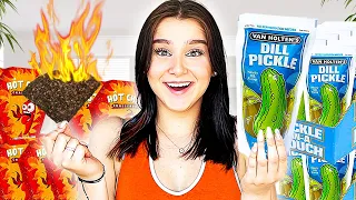 Ich teste VIRALE TikTok Süßigkeiten & Snacks ! 🔥🥵 (Schärfsten Chips der Welt) - Celina