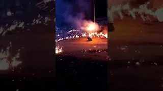 Amazing Fireworks in Shadi Baraat - Indian Wedding Crackers