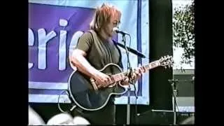 Warren Zevon - Don't Let Us Get Sick (live acoustic)