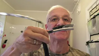 Бритьё опасной бритвой Geo. Wostenholm & son's frame back straight razor shaving