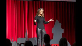 How the Power of First Impressions Can Change Plastic Surgery | Heike Klepetko | TEDxMedUniGrazWomen