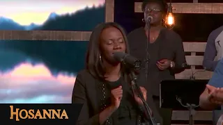 Samuel Shukrani's - Hosanna - Tu frayes un chemin / Ô Dieu remplis-moi / Saint-Esprit / Papa