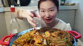 下班了来顿麻辣香锅，配上几杯小酒美滋滋。  #美食 #吃播