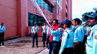 sis security guard को class में क्या सिखाया जाता है देख लिजिए about security equipments.sistraining