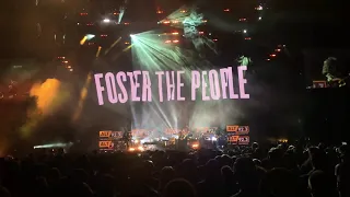 foster the people - pumped up kicks / sit next to me [live]