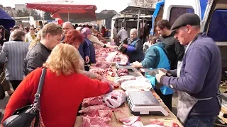 Мед, айран и скоморохи: в Черкесске прошла весенняя ярмарка