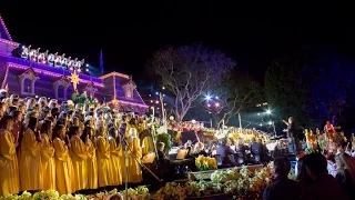 Disneyland's 2015 Candlelight "What Child is This?"