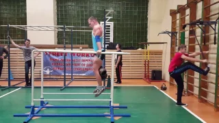 26 отжиманий на брусьях +50кг26 dips with 50kg