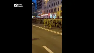 Репетиція параду 2021. Українські десантники виконують міжнародний хіт: "Путін Х..ло, ла-ла-ла" 😃