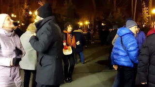 Я ХМЕЛЕЮ ОТ ЗАПАХА ТВОИХ ВОЛОС!🕺💃❄️/ТАНЦЫ В ПАРКЕ ГОРЬКОГО ХАРЬКОВ ДЕКАБРЬ 2021