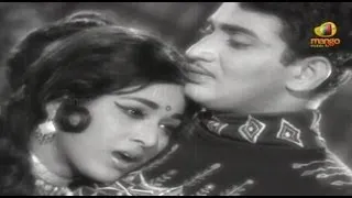 Jagath Kiladilu Movie Songs | Yegire Pavurama Full Video Song | Krishna | Vanisri | Mango Music