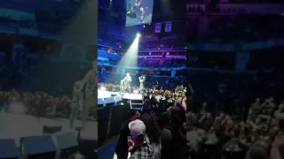 Jim Breuer talks to a 5 year old Metallica fan at Bankers Life Fieldhouse 3-11-19 Metallica Concert