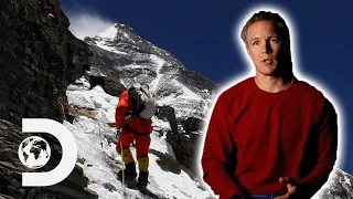 The Dangers Of Running Out Of Oxygen While Climbing Everest's Summit | To Live Or Die On Everest