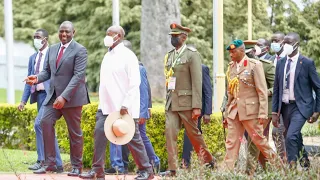 See how PRESIDENT RUTO WAS RECEIVED at State House, Uganda by President Museveni!!