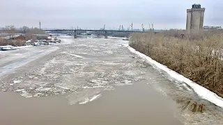На реке Самаре вскрыли лед