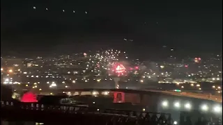 Scudetto Napoli, fuochi d'artificio e fumogeni sparati da ogni angolo della città