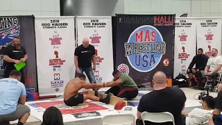 Larry Wheels Strongmandebut - Mas wrestling round 1 (1/2)