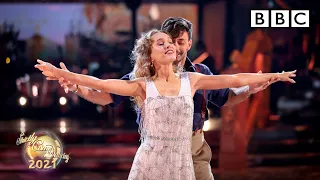 Rose Ayling-Ellis and Giovanni Pernice Foxtrot to Rose's Theme from Titanic ✨ BBC Strictly 2021