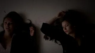 The Vampire Diaries 4x23 Elena and Katherine fight, Elena turns Katherine human