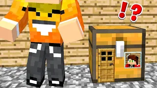 ZBUDOWAŁEM MAŁY DOM WEWNĄTRZ SKRZYNI SmileSlow w Minecraft!