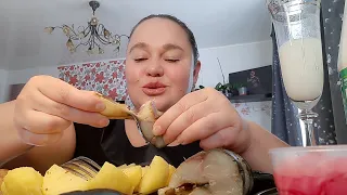 МУКБАНГ💥А на ОБЕД у меня😋СКУМБРИЯ🐟АЙРАН🥛ВАРЁНЫЙ КАРТОФЕЛЬ🥔ГРЕЙПФРУТ🍊//А не ПОЛЕТЕТЬ✈️ли мне В СОЧИ🌴?