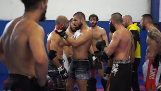 Les esprits s'échauffent sur le camp ! Séance MMA par Daniel Woirin | Training Camp Sofia