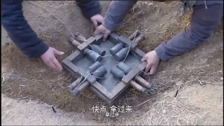 日軍得意破了地雷，哪料八路佈的是連環雷，想跑都來不及  ⚔️  抗日