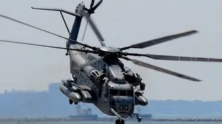 AWESOME CH-53E Super Stallion Take Off