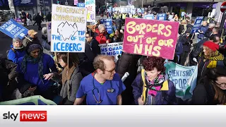 NHS Crisis: Junior doctors invited for pay talks in bid to avert strikes