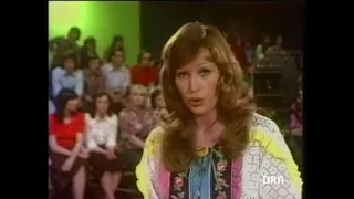 Алла Пугачева  с песней "Auch Ohne Dich Werde Ich Leben",на передаче "RUND"